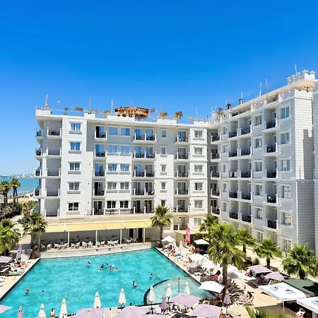 Sea View With Balcony In Durres 109 公寓 *