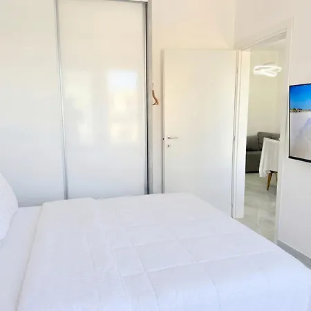 Sea View With Balcony In Durres 109 公寓 *
